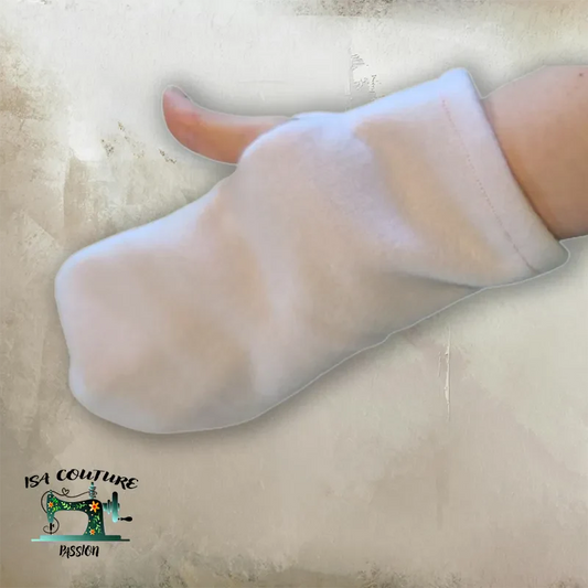 Mitaine de toilette lavable en tissu blanc cousue à la main, patron PDF exclusif pour couture zéro déchet.