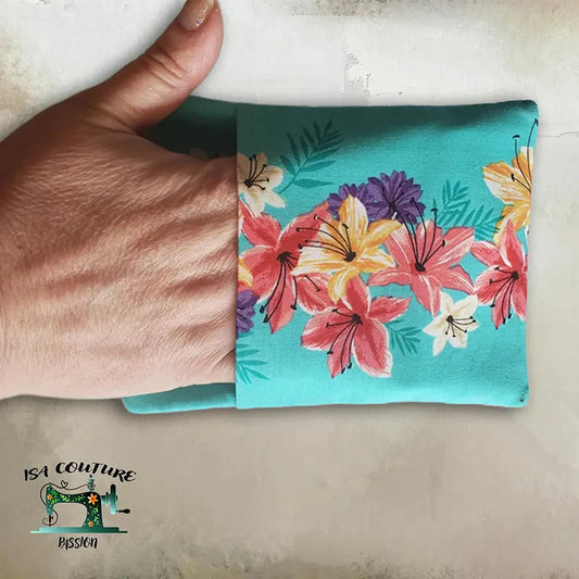 Coffret cadeau cuisine zéro déchet avec accessoires réutilisables en tissu fleuri écologique