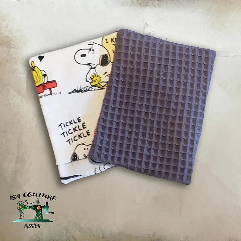 Débarbouillette enfants 10x13,5 cm double face coton doux et tissu nid d’abeille absorbant motifs enfantins et gris, idéale pour soin bébé.