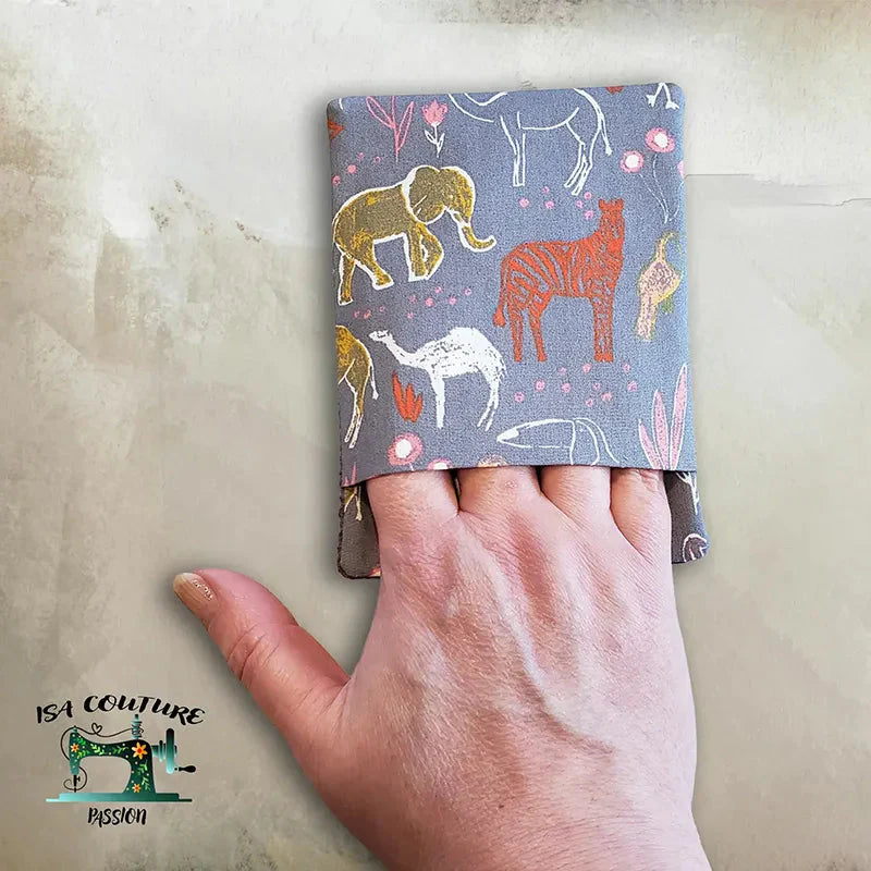 Débarbouillette enfants 10x13,5 cm en coton doux à motifs animaux, prise en main facile avec passe-doigts, idéale pour peau délicate de bébé.