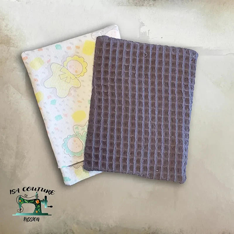 Débarbouillette enfants 10x13,5 cm double face coton doux et nid d'abeille absorbant, idéal soin bébé délicat.