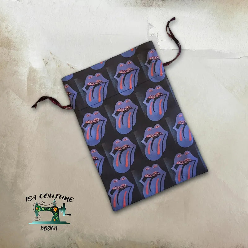 🌸 Pochon en Tissu pour Serviettes Hygiéniques – Spécial Déplacements