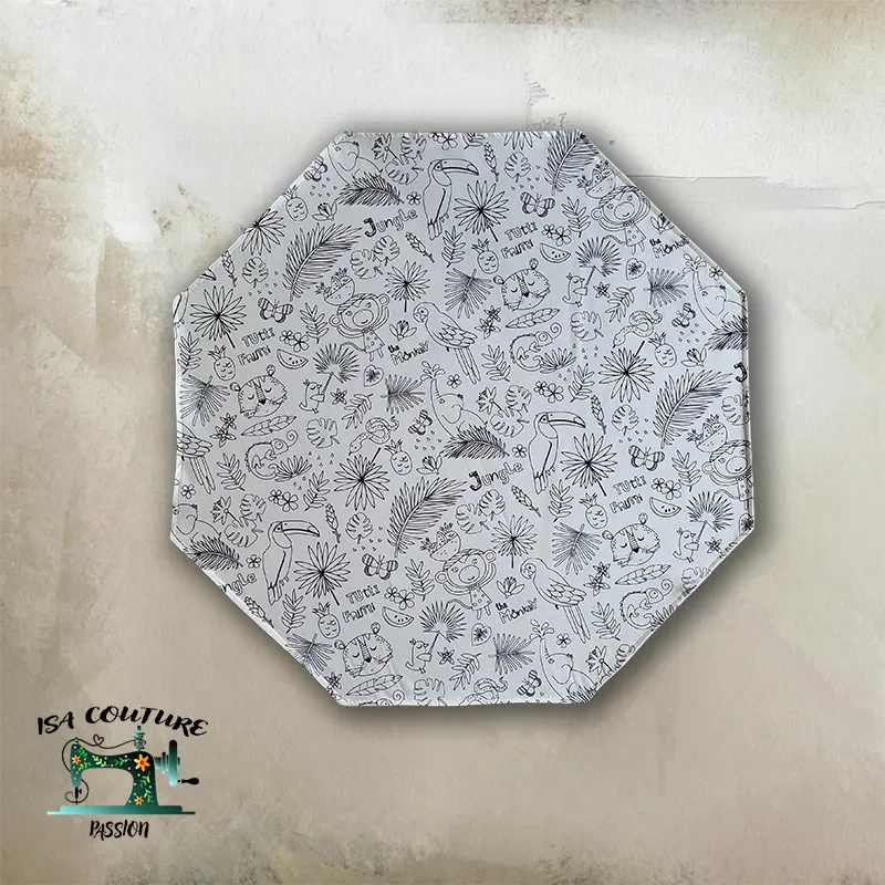 Tapis de coloriage géant lavable 70x70 cm avec motifs animaux et végétaux pour enfants, idéal pour créativité et réutilisation écologique.